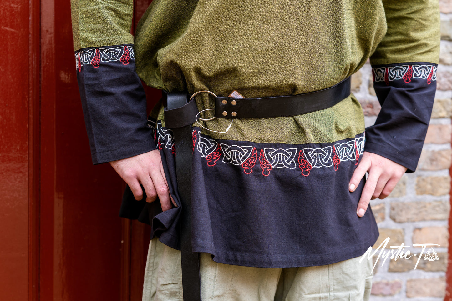 Mittelalter Gürtel mit Metallring Verschluss aus Leder für LARP und Reenactment schwarz