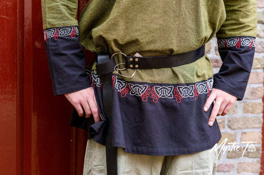 Mittelalter Gürtel mit Metallring Verschluss aus Leder für LARP und Reenactment schwarz