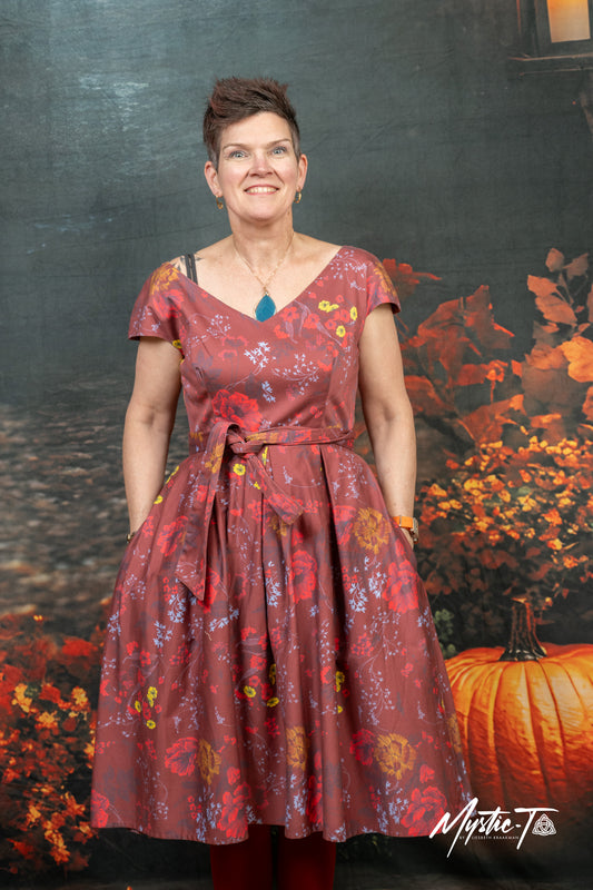 Teagan Floral Swing Dress von Timeless – Flower-Power im 50s-Look, größe M