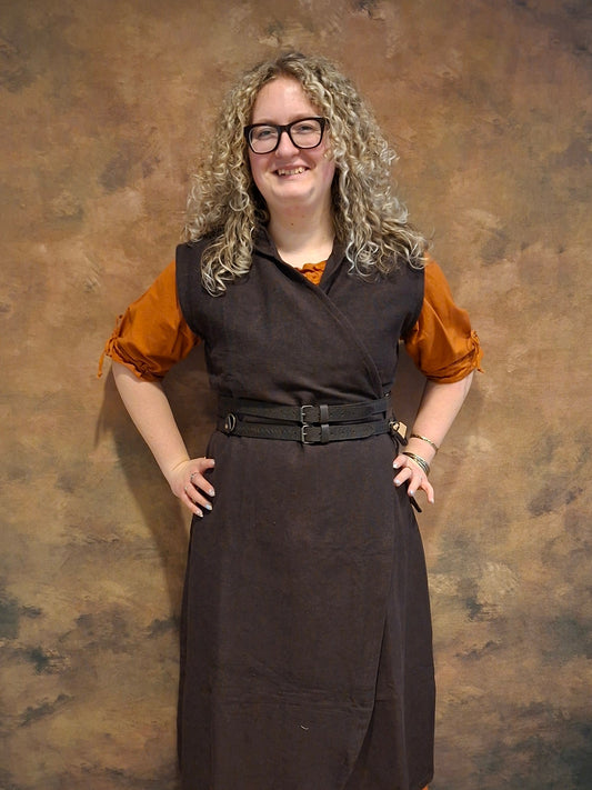 Wikinger Leder Doppelgürtel braun mit keltischer Punzierung und Metallringen