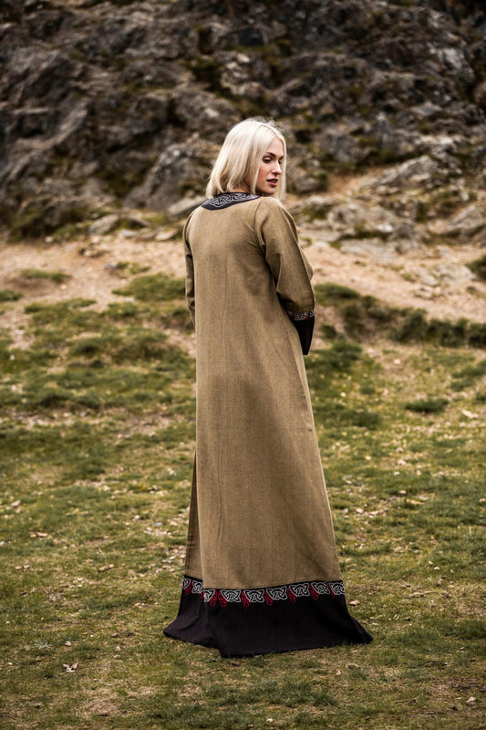 Wikinger Kleid mit Stickerei und V-Ausschnitt