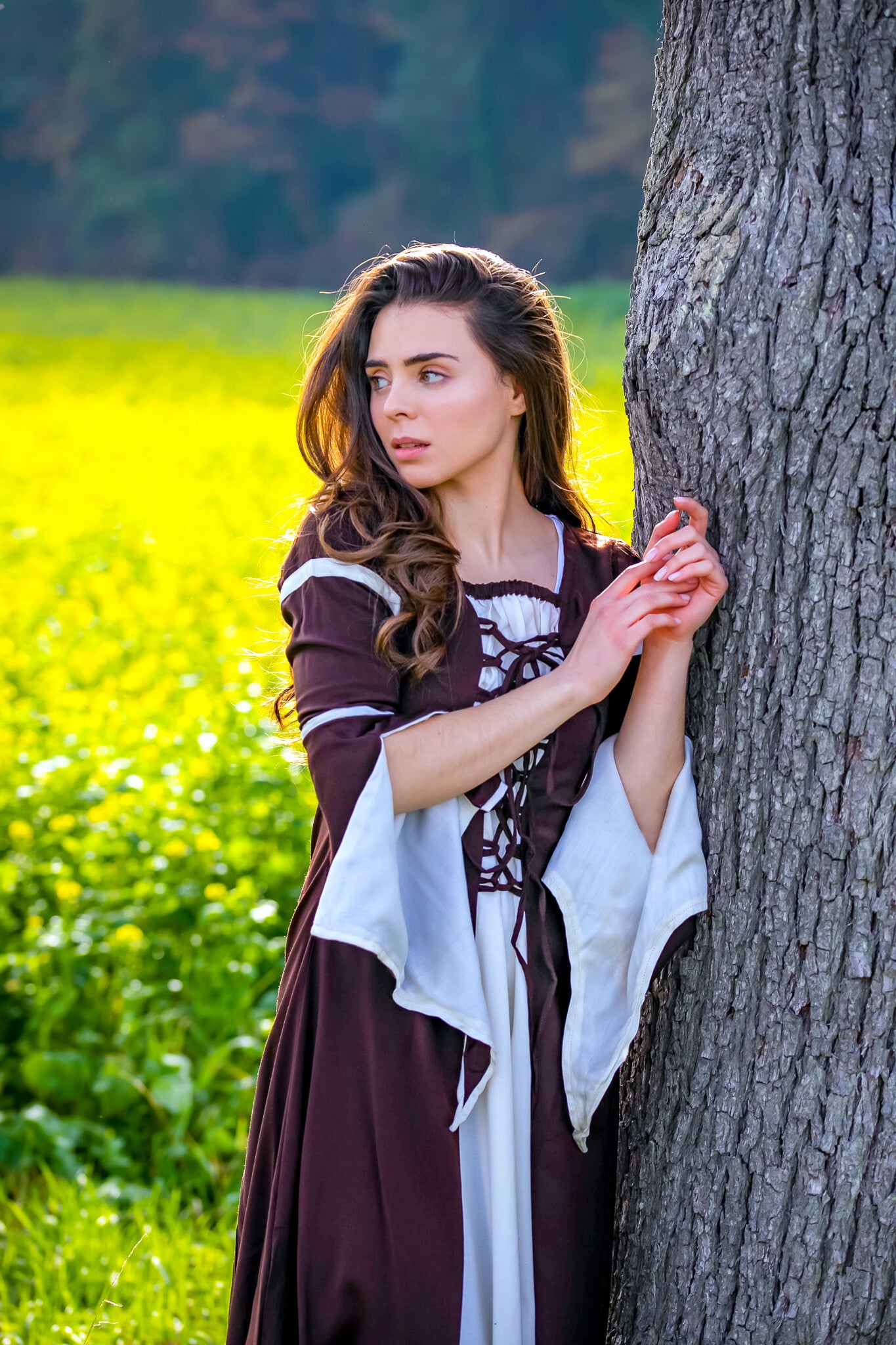 mittelalterlichen Kleid mit Trompetenärmeln aus Viskose Braun/Natur