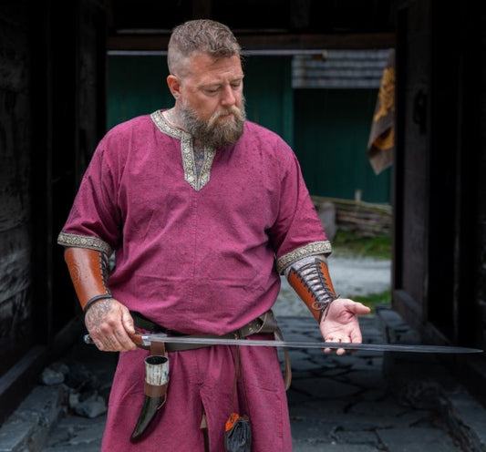 Kurzarmtunika mit Bordüre, Rot