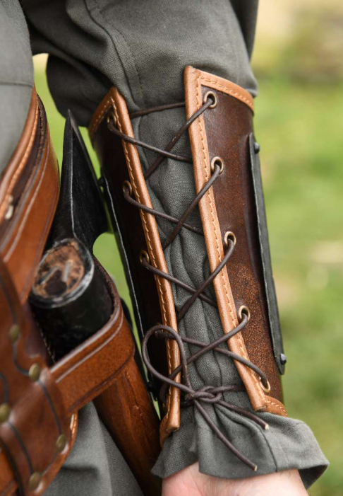 Leder Armschützer mit Metalldetails, braun oder schwarz, paar