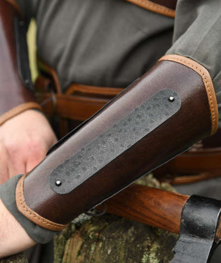 Leder Armschützer mit Metalldetails, braun oder schwarz, paar
