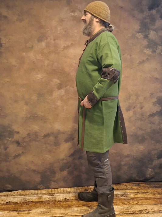 Wikinger Tunika mit Lederapplikationen und Schnürkragen