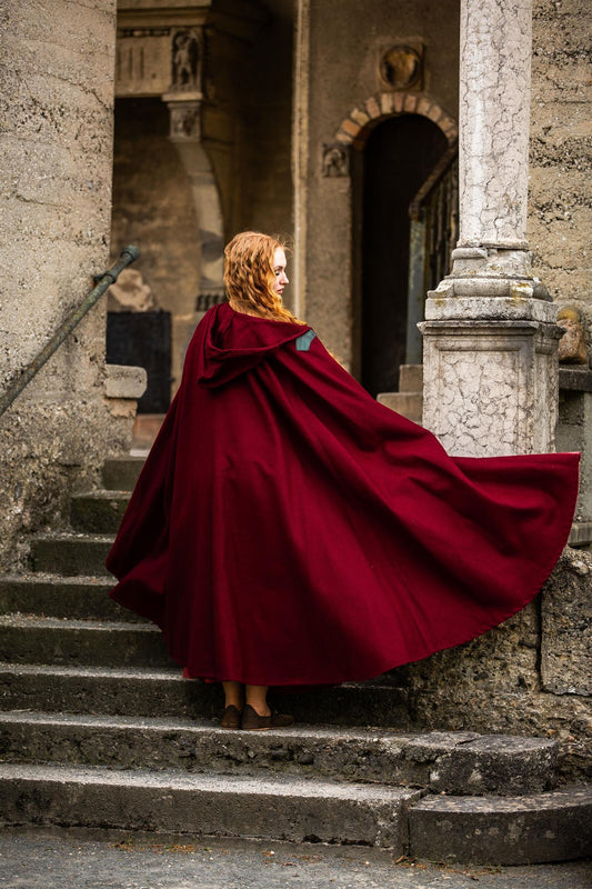 Mittelalter Umhang Woll mit Wolfsschließe Rot