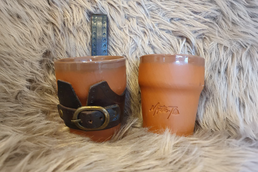 Tonbecher mit Mystic-T Logo