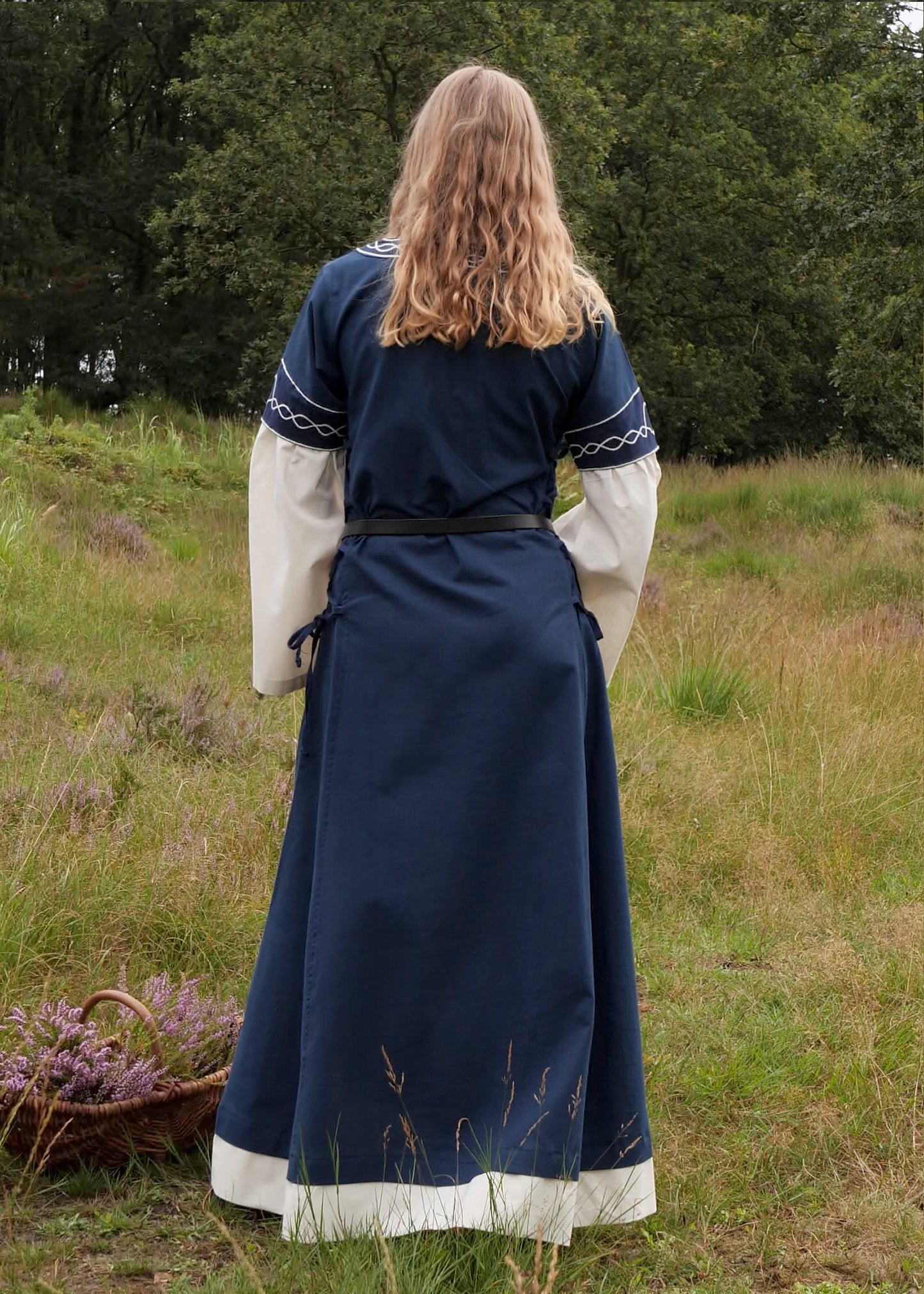 Mittelalterkleid mit Trompetenärmel blau/natur