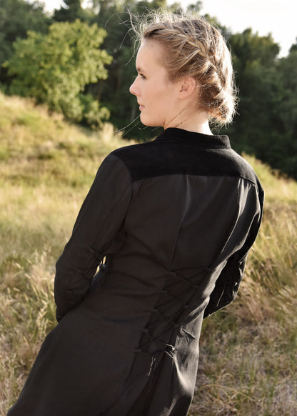 Mittelalterkleid Schwarz – edle Samt-Details & majestätischer Look