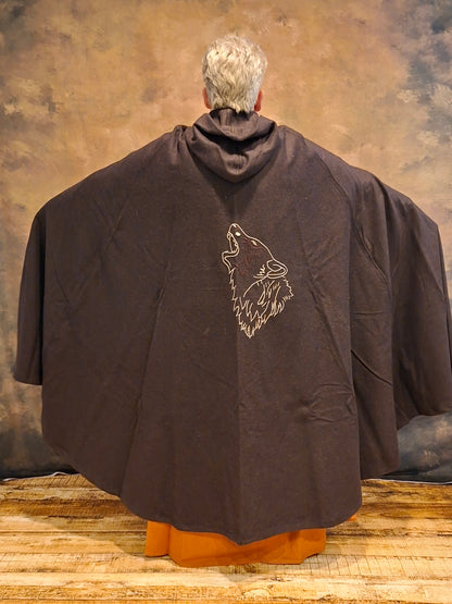 Wikinger Umhang mit Wolfsstickerei Braun