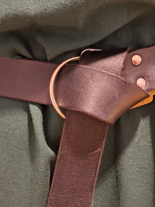 Wikinger Gürtel aus Leder mit Ring und dekorativem Riemen braun