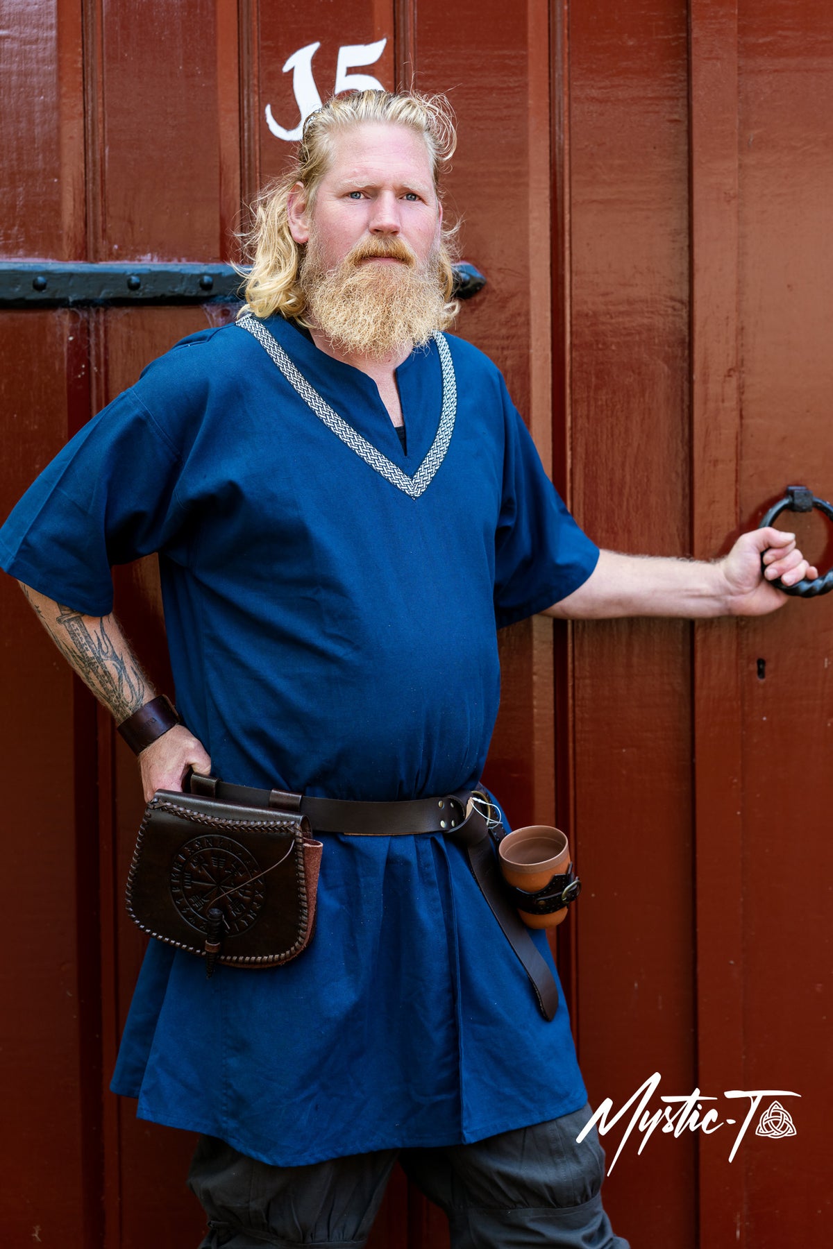 Leder Gürteltasche Wikinger Stil mit Vegvísir Motiv viking tunika blau
