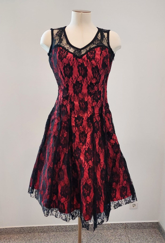 Rotes Korsettkleid mit floralem Mesh-Overlay