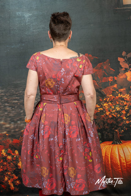 Teagan Floral Swing Dress von Timeless – Flower-Power im 50s-Look, größe M