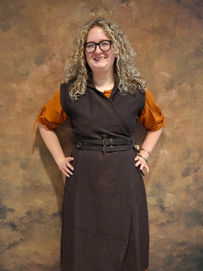 Wikinger Leder Doppelgürtel braun mit keltischer Punzierung und Metallringen