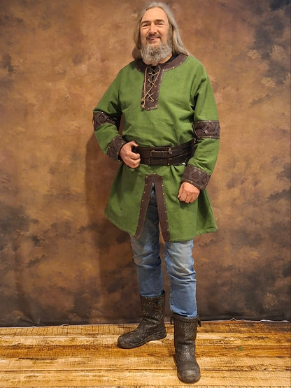 Wikinger Gürtel breit aus Leder mit keltischem Muster und Messingschnallen für LARP