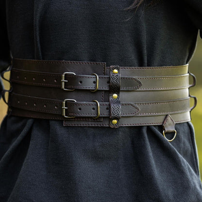 Breiter Wikinger Ledergürtel mit keltischer Punzierarbeit und Halbringen für Mittelalter Gewandung