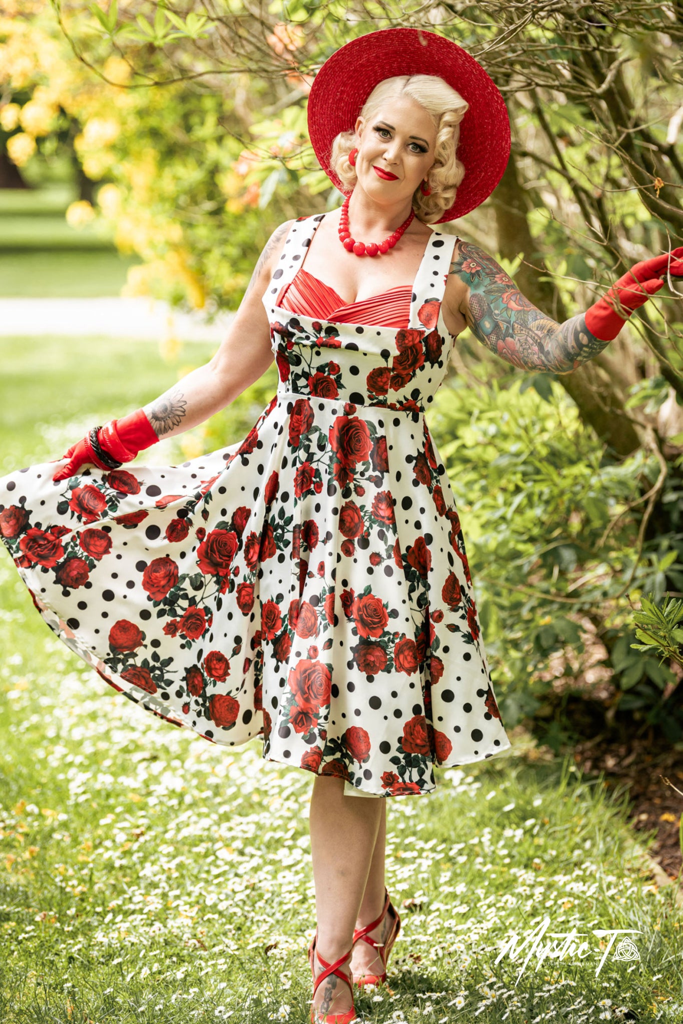 Grace Vintage Style Jive Dress In White Rose
