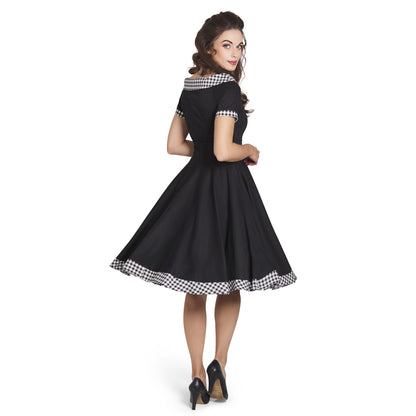 Darlene Swingkleid in Schwarz/Weiß Tartan – Retro-Charme pur