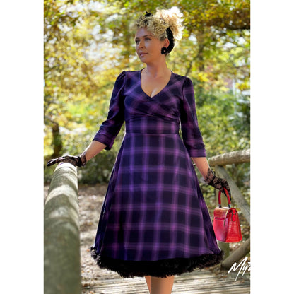 Katherine Swingkleid in Purple Tartan – Klassischer Vintage-Stil trifft Komfort