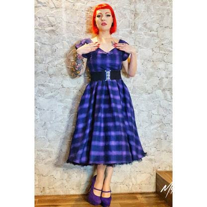 Lily Dress Purple Tartan – Stilvoller 50er-Jahre-Charme
