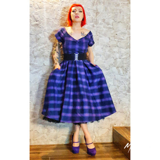 Lily Dress Purple Tartan – Stilvoller 50er-Jahre-Charme