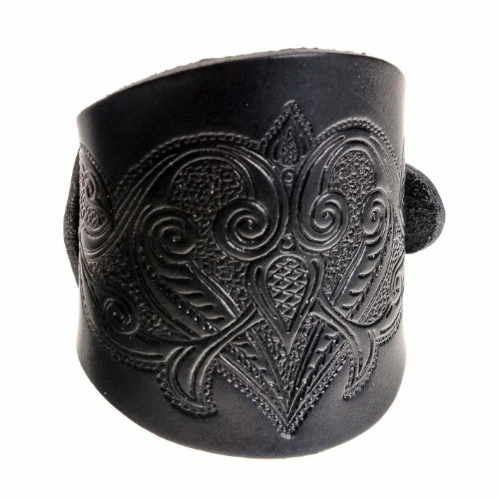 Schwarzes Mittelalter Lederarmband mit keltisch inspiriertem Ornament