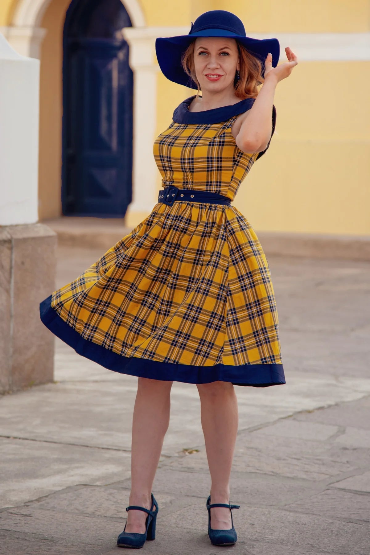 Cindy Off-Shoulder Swingkleid in Yellow Tartan – Rockabilly-Romantik