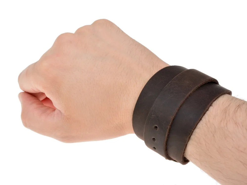 Braunes Mittelalter Lederarmband aus Nubukleder mit Schnallenverschluss