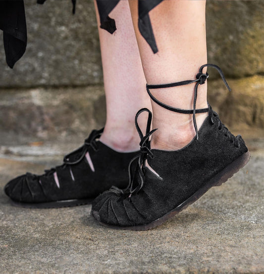 Wikinger Schuhe aus Leder mit Gummisohle und Knöchelschnürung