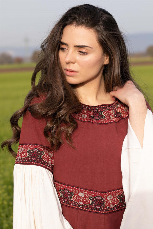 Mittelalter Edles Kleid mit Bordüre Rot
