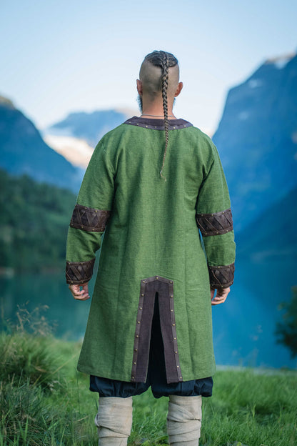 Wikinger Tunika mit Lederapplikationen und Schnürkragen