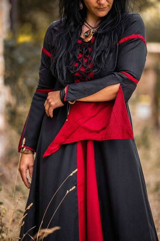 Mittelalterlichen Kleid mit Trompetenärmeln aus Viskose Schwarz/Rot
