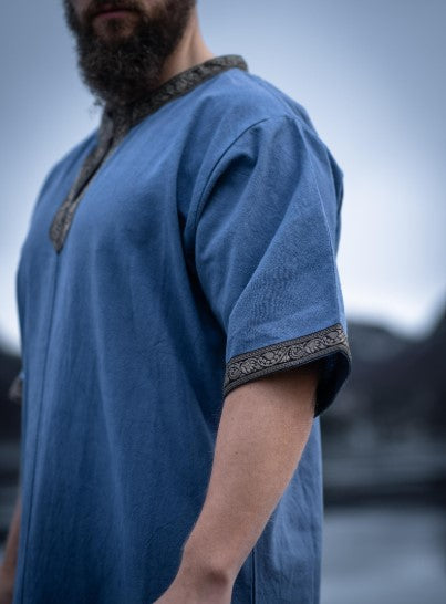 Kurzarmtunika mit Bordüre, Taubenblau
