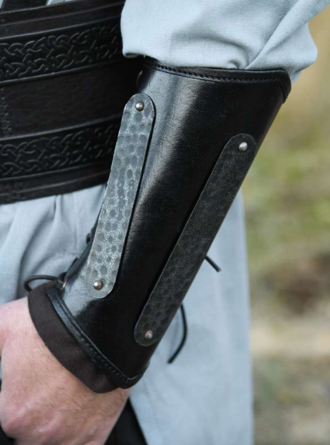 Leder Armschützer mit Metalldetails, braun oder schwarz, paar