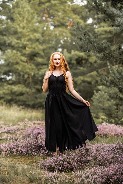 Miederkleid  in Schwarz – Romantischer Mittelaltertraum für starke Frauen
