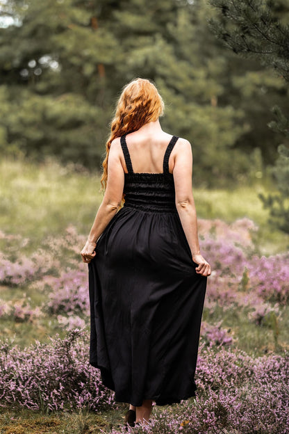 Miederkleid  in Schwarz – Romantischer Mittelaltertraum für starke Frauen