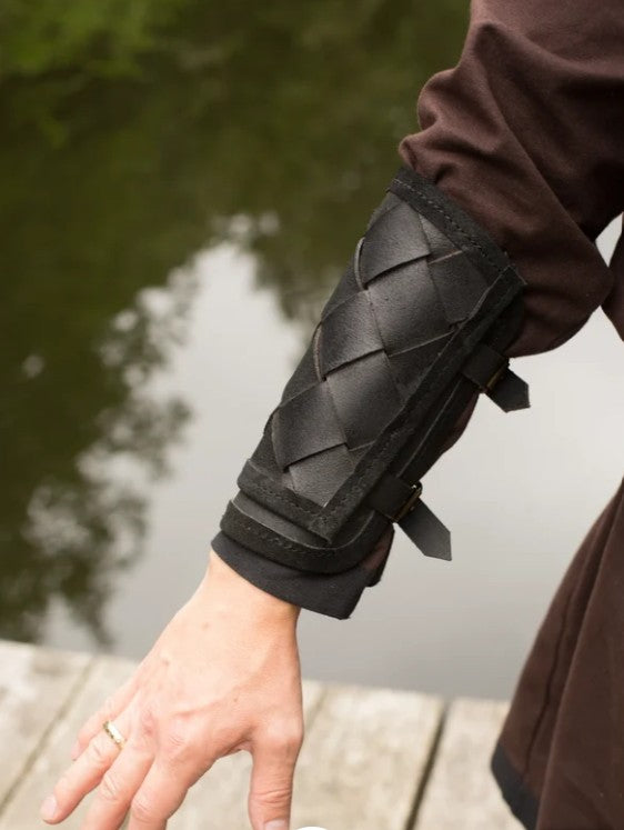 Wikinger Lederarmschützer mit Messingschnallen und verstellbaren Riemen