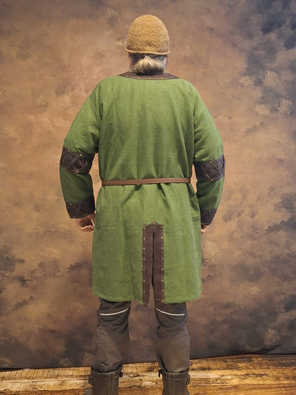 Wikinger Tunika mit Lederapplikationen und Schnürkragen