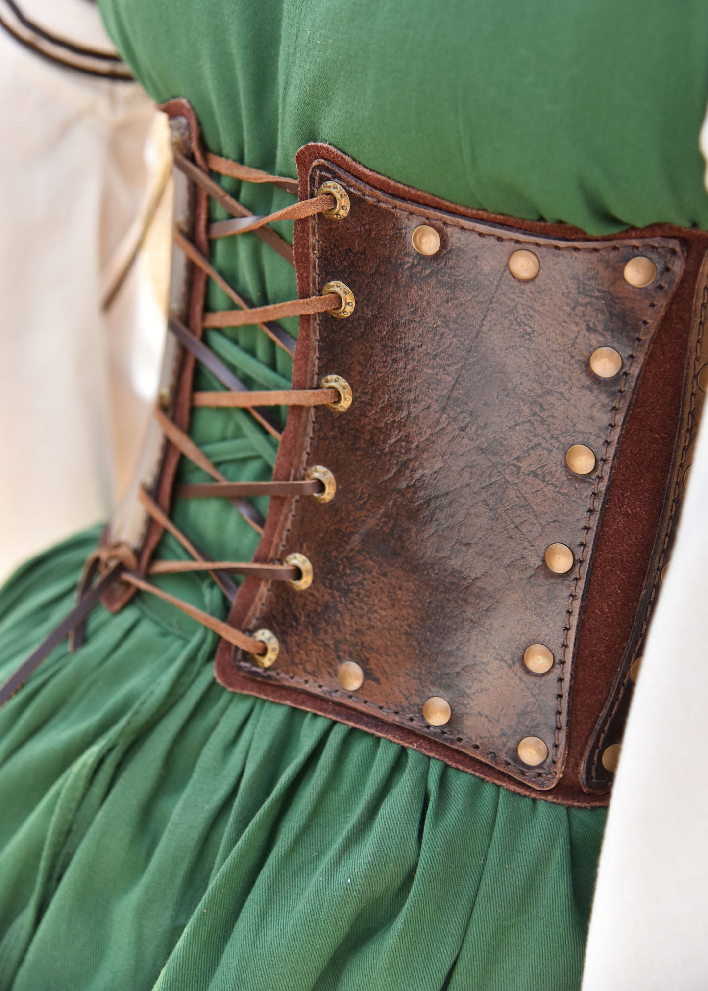 Ledercorsage aus Büffelleder – Unterbrust-Stil mit Wildlederfutter Braun