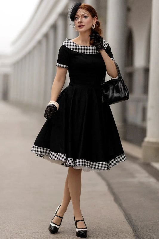Darlene Swingkleid in Schwarz/Weiß Tartan – Retro-Charme pur