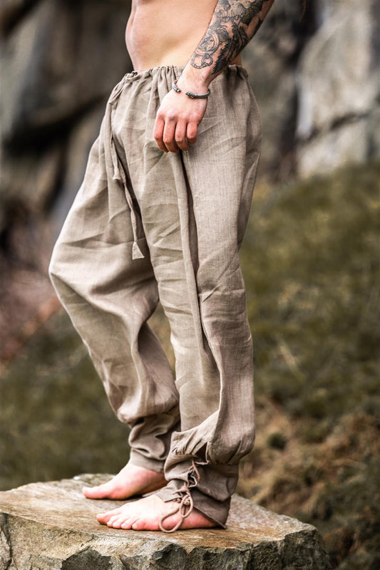 Mittelalter Leinenhose im Wikinger Stil für Reenactment steingrau