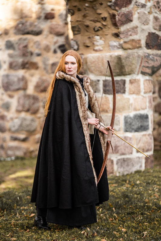 Mittelalter Umhang schwarz mit Fellbesatz und weiter Stoffweite für LARP